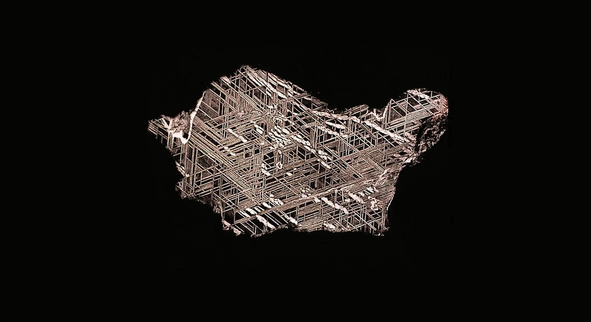 魏德曼花紋:鐵隕石上的宇宙密碼