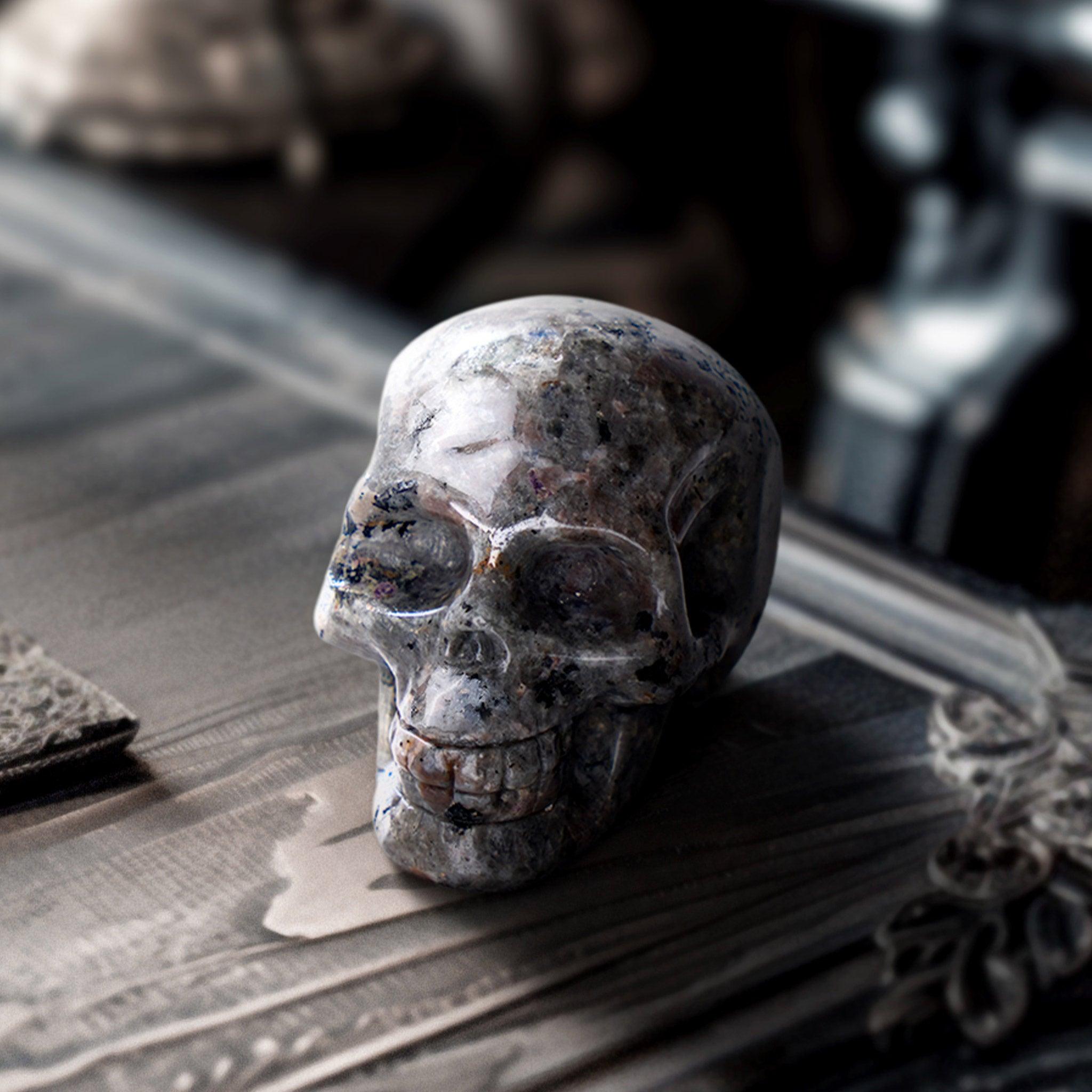 天然水晶 骷髏頭 雕刻擺飾 多款隨機 - AWNL Taiwan |北歐瑞典設計師品牌