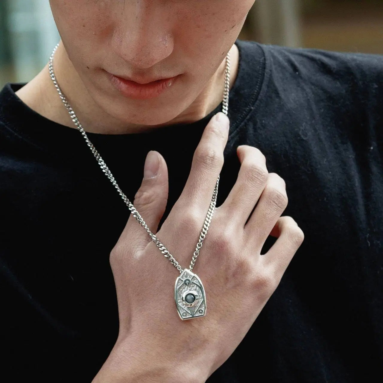 灰鷹眼石 盧恩符文 盾形 男士項鍊 - AWNL Taiwan