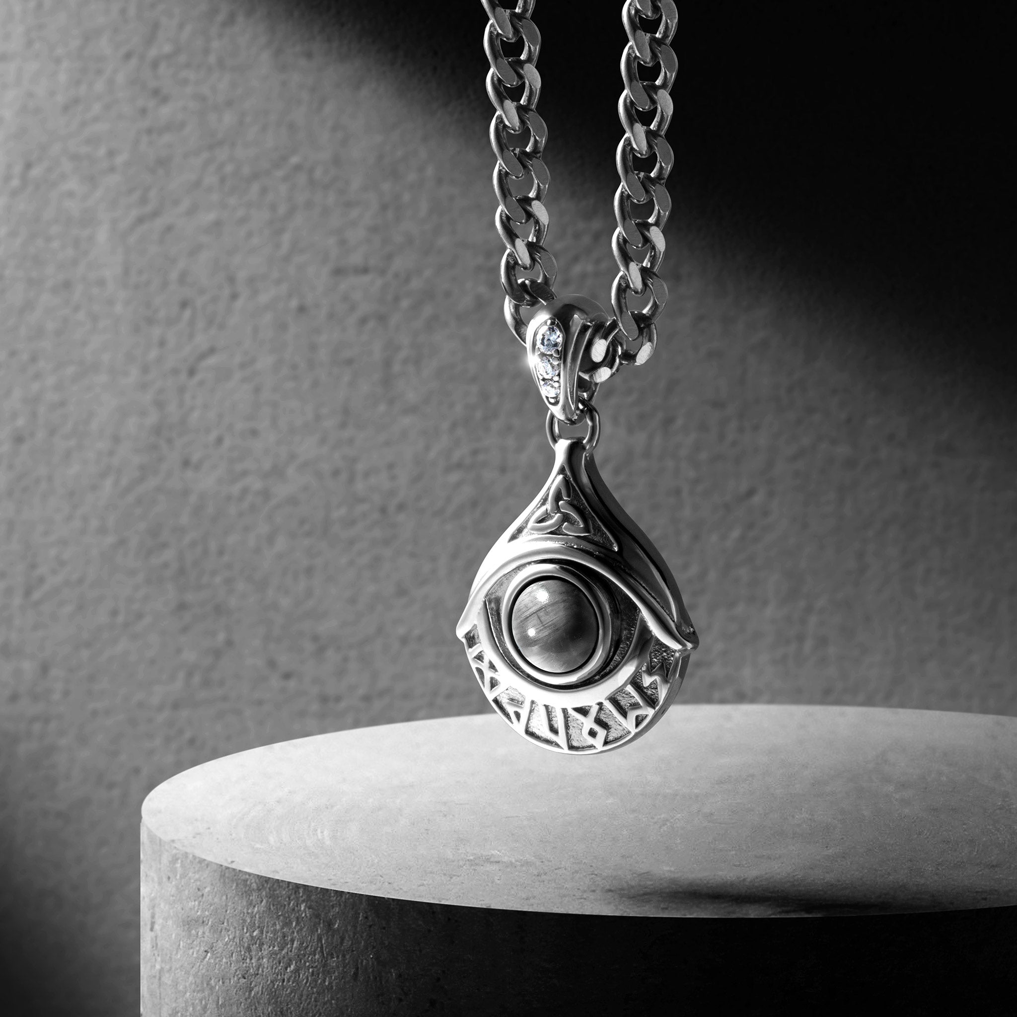 灰鷹眼石 盧恩符文 光使者 男士項鍊 - AWNL Taiwan