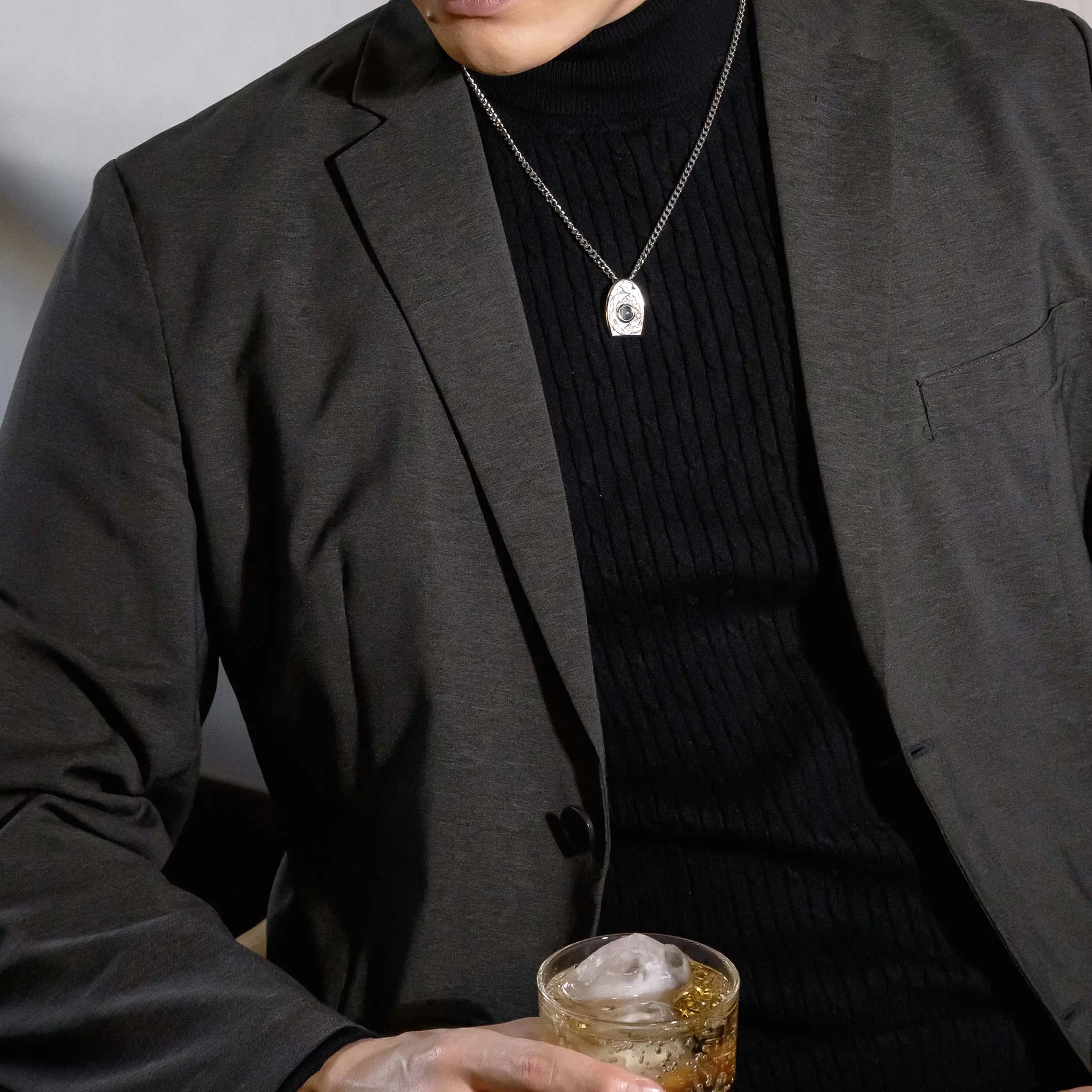 鷹眼石 盧恩符文 盾形 中性項鍊 - AWNL Taiwan