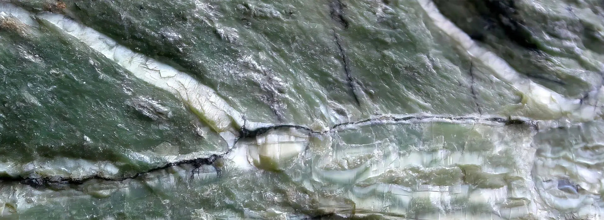 本物保証❣️天然無処理和田玉碧玉　高品質潤い満陽緑大粒碧玉ブレスレット　鑑定書付き 本物保証❣️天然無処理和田玉碧玉 高品質潤い満陽緑大粒碧玉